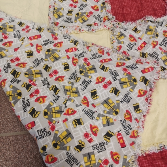 Handmade Reversible Quilted Rag Patchwork Blanket Bedding Play Mat Firetrucks - Picture 3 of 8